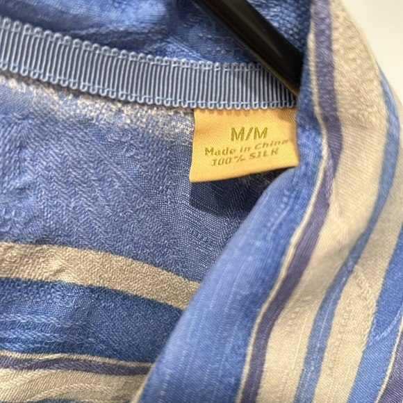 Tommy Bahama button down silk shirt in size medium - Picture 11 of 11